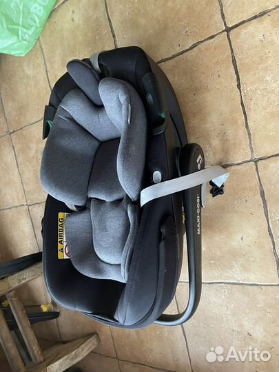 Автокресло 0+ Maxi-Сosi Pebble 360