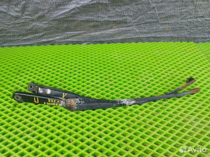 Поводок стеклоочистителя Renault Kangoo