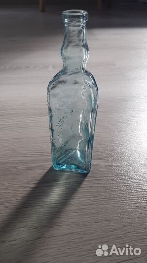 Бутылка стеклянная винтажная