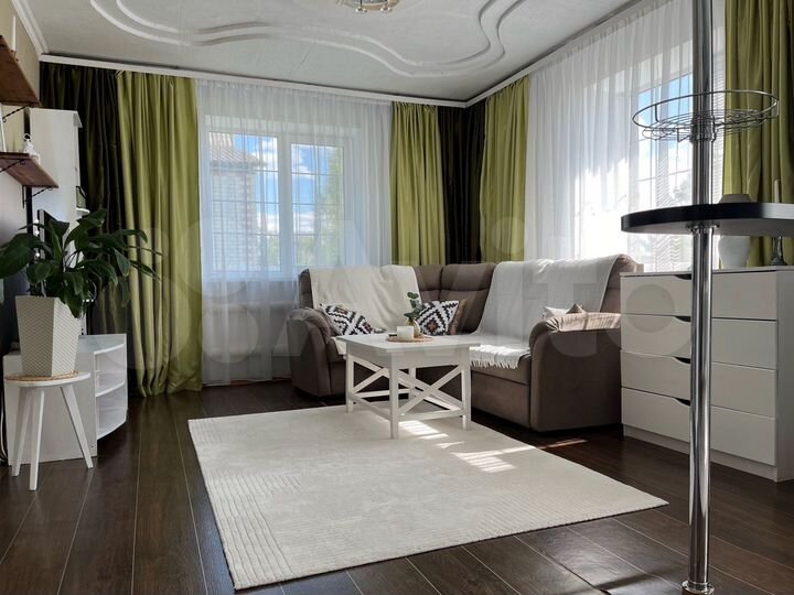 Дом 225,2 м² на участке 11,2 сот.