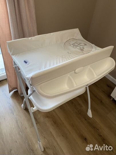 Пеленальный столик с ванночкой