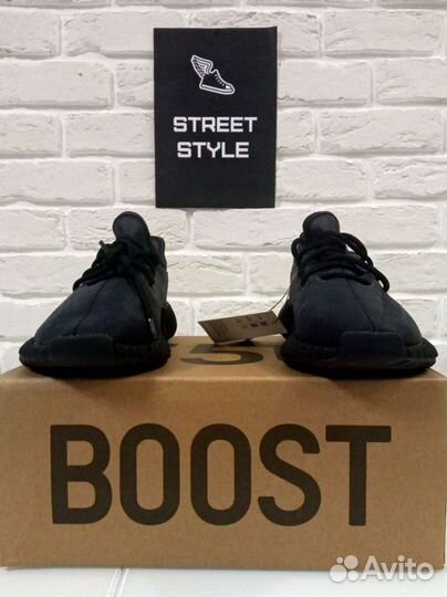Женские кроссовки Adidas Yeezy Boost 350 Boost v2
