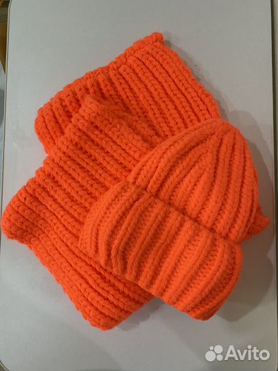 Комплект шапка и снуд новый