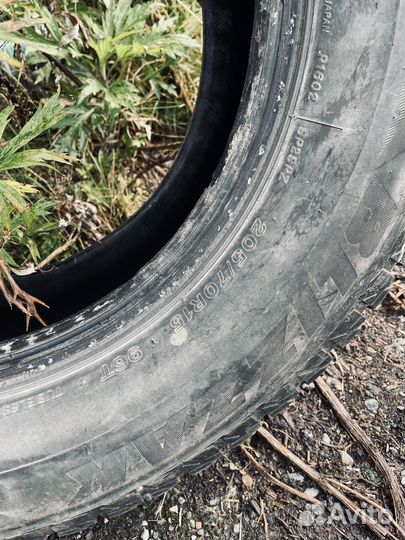 Bridgestone Blizzak Spike-02 SUV 205/70 R15