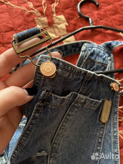 Комбинезон джинсовый женский р- р 42
