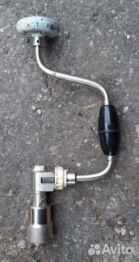 Ручная дрель - коловорот