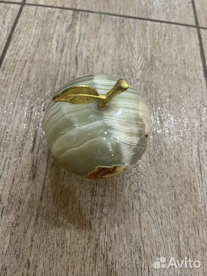 Яблоко из оникса