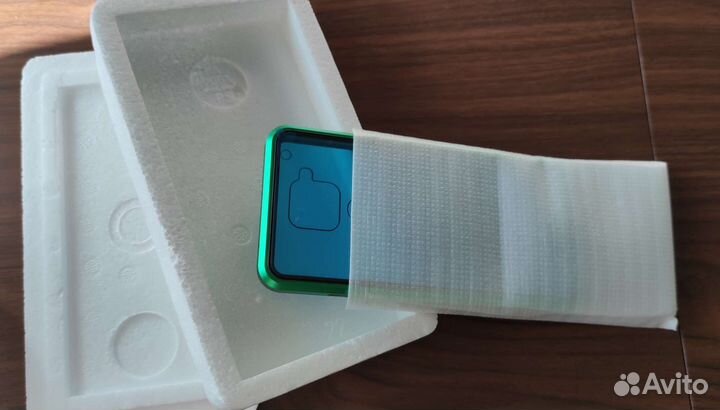 Чехол магнитный для телефона