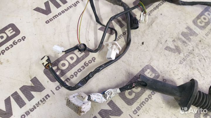 Дверная проводка Mitsubishi Space Wagon