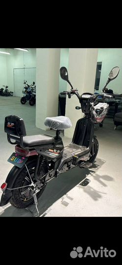 Электроскутер Vetrо Max