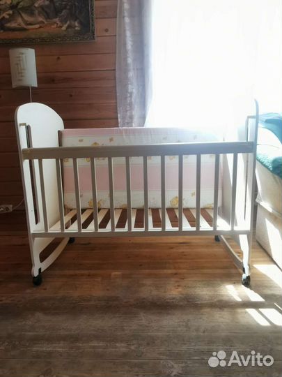 Детская кроватка