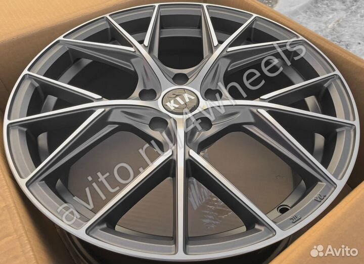 Диски на Киа Стингер R18