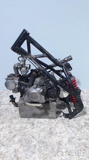 Двигатель на питбайк yx 125 рама аморт