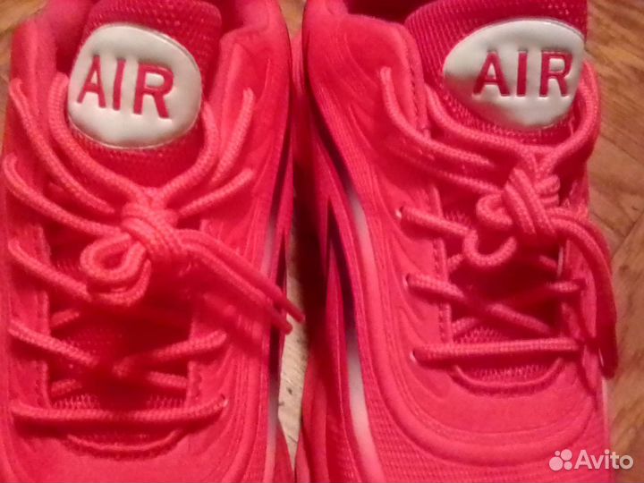 Спортивная обувь