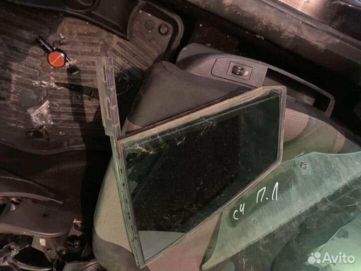 Ситроен с4 форточка двери передней