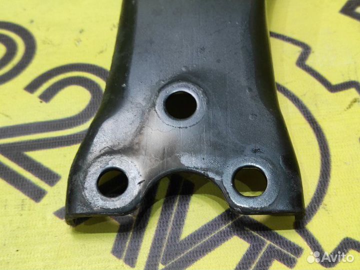 Рычаг передний левый Toyota Corolla Allex NZE121