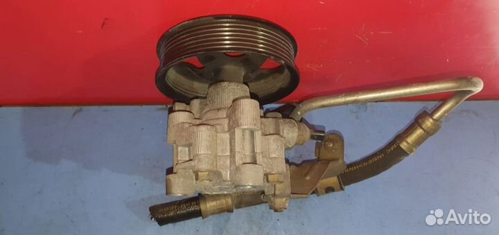 Насос гидроусилителя Toyota Avensis 1AZ