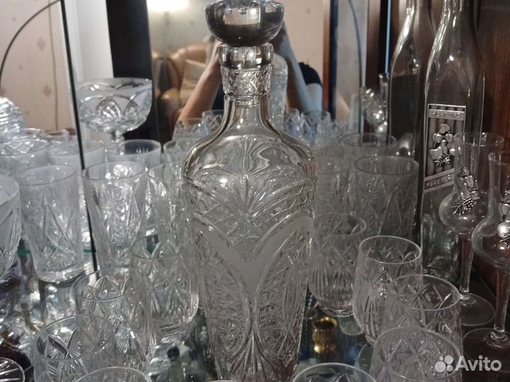Хрустальная ваза, графины, стаканы и др посуда