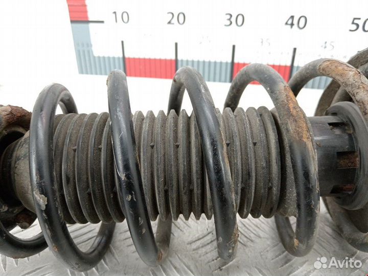 Стойка для Volkswagen Golf 3