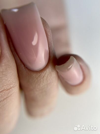 Модель на маникюр