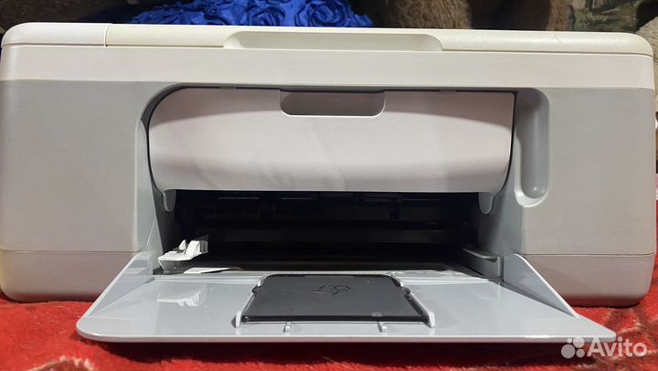 Струйчатый принтер HP Deskjet F2280 белый