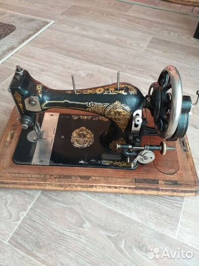 Старинная швейная машина Singer