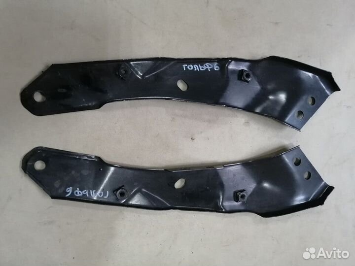 Кронштейн передней панели для VW Golf VI 2009-2013