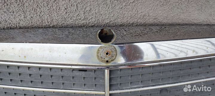 Решетка радиатора Мерседес 190