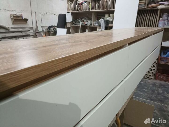 Тумбочка с ящиками. Тумба под телевизор