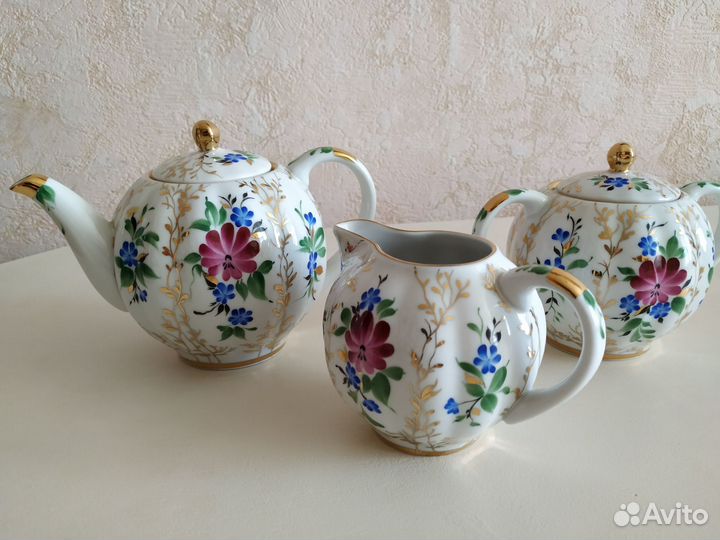 Фарфоровый чайный сервиз