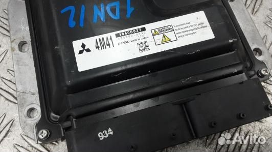 Блок управления двс mitsubishi pajero 4 (1DN12PC01