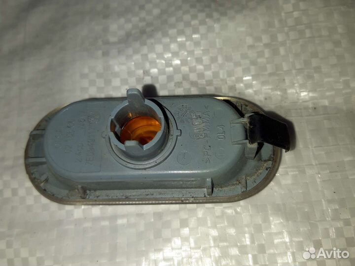 Поворотник в крыло polo седан 5