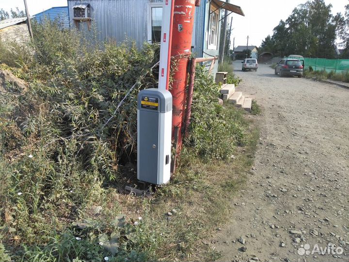 Автоматический шлагбаум