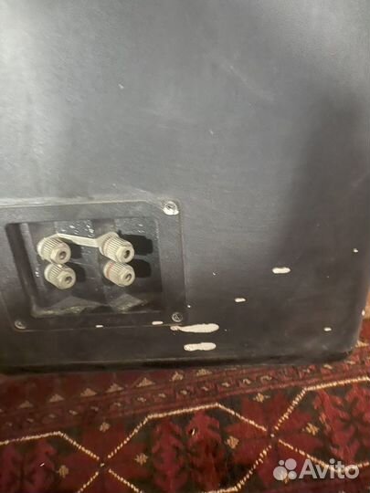 Сабвуфер Hertz EBX 202R