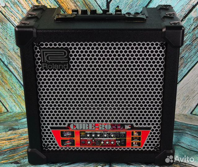 Комбик Roland Cube 20XL