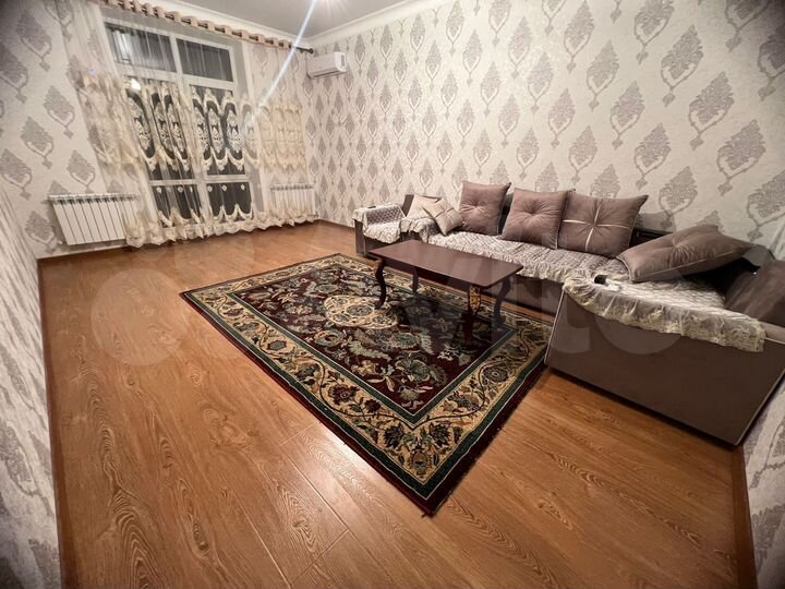 2-к. квартира, 73 м², 1/8 эт.