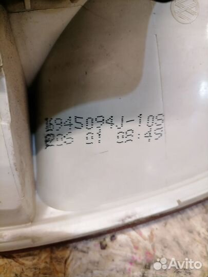 Фонарь в крышку багажника Volkswagen Touareg 7L