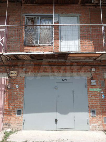 Гараж, > 30 м²