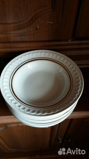 Фарфоровые тарелки б/у