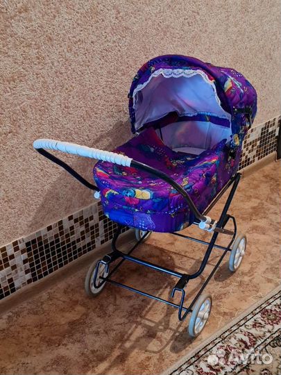 Игрушечная коляска