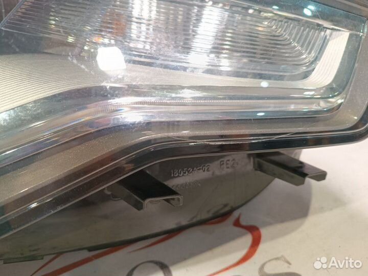 Фара ксеноновая правая Audi A6(C7) 4G2 cglc