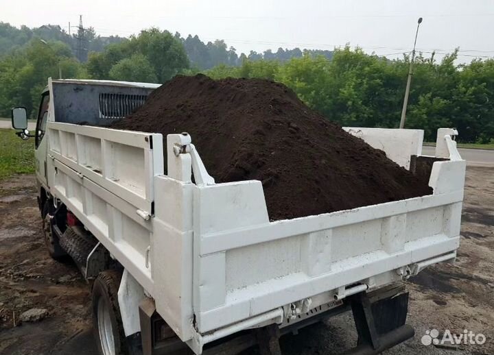 Чернозем / земля плодородная / грунт