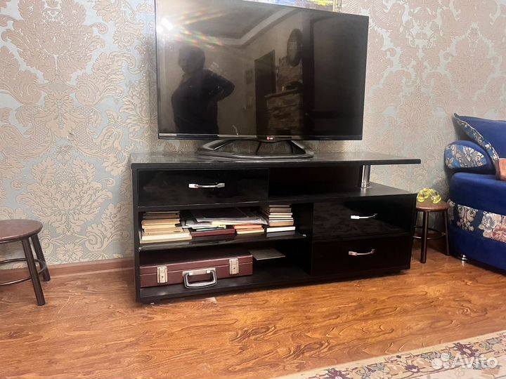 Подставка для телевизора