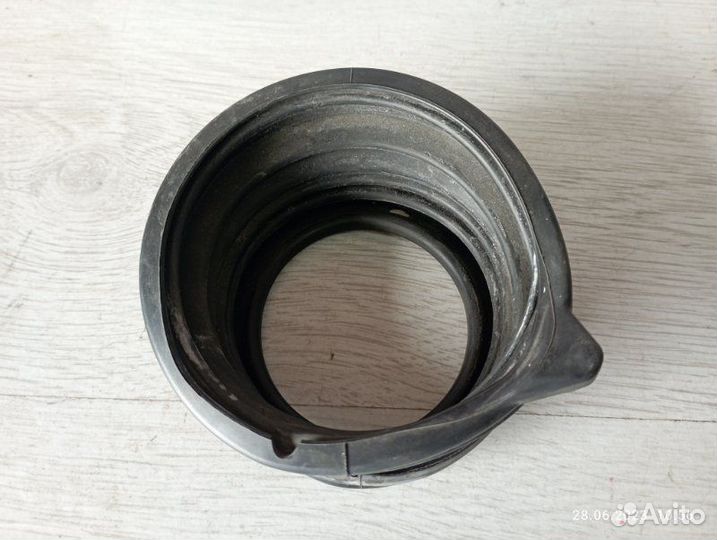 Пыльник горловины топливного бака Lexus Rx350 2010