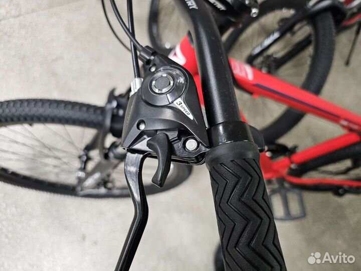 Велосипед на 27,5х колесах красный