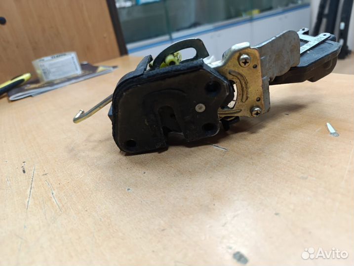 Замок задний левый Hyundai Santa Fe Classik