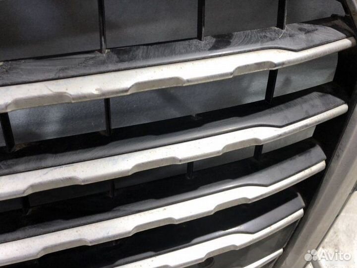 Решетка радиатора Audi Q7