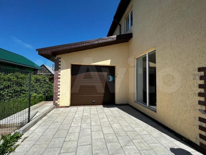 Дом 181,4 м² на участке 7,5 сот.