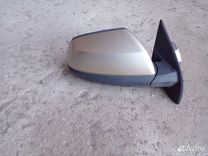 Зеркало правое Chevrolet Cobalt 2013 год дефект