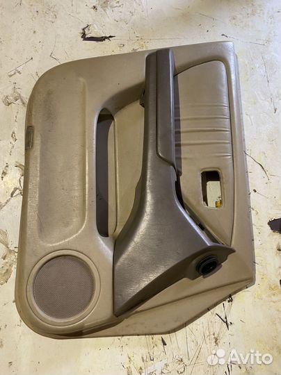 Обшивка водительской двери lexus rx 300